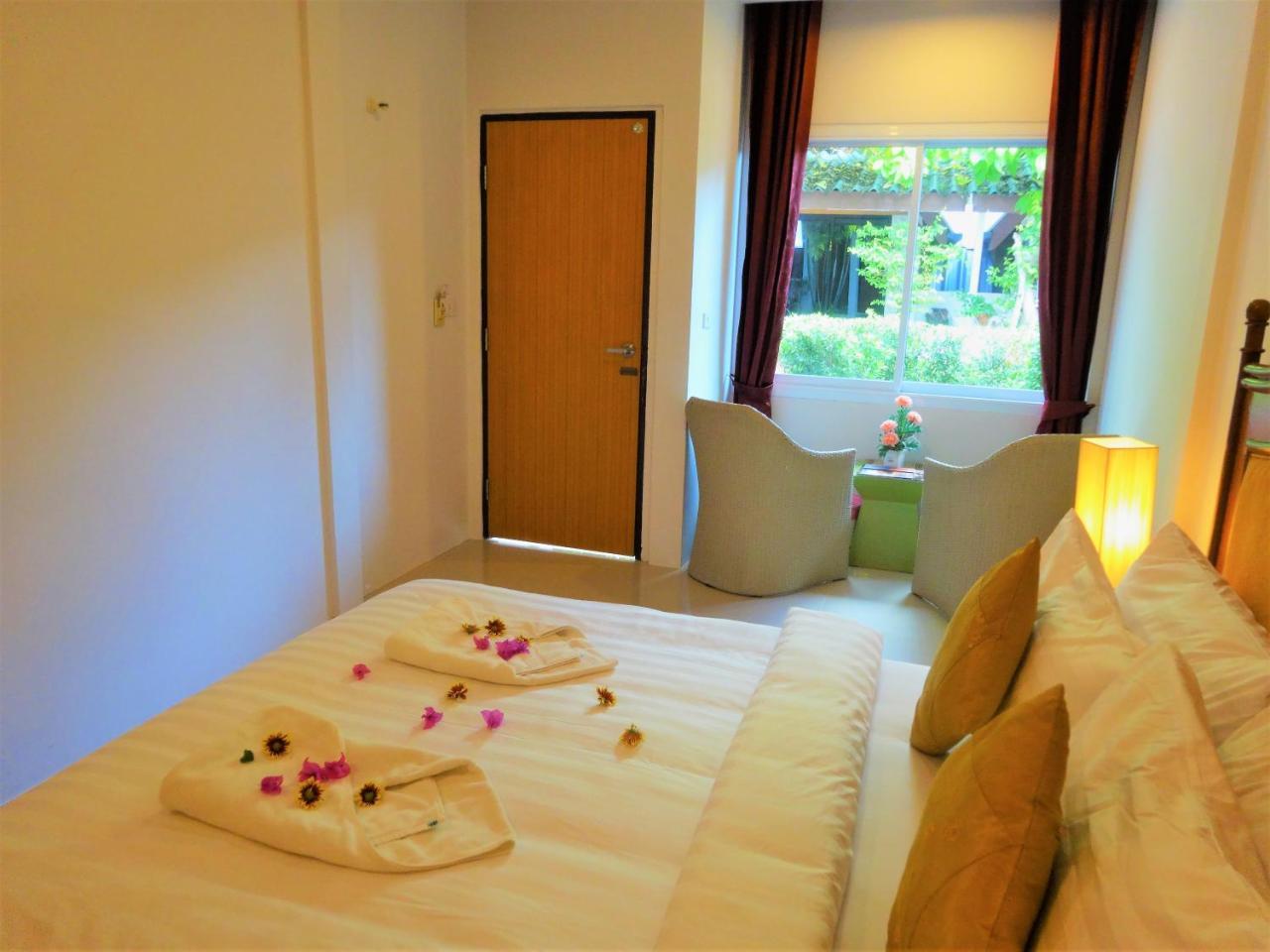 Bangrak Pier Samui Resort Exteriör bild